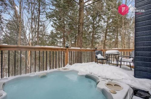 Pont-Rouge House | L'Azur de Portneuf - Chalet lumineux avec spa et véranda à Pont-Rouge - Resort près de Québec