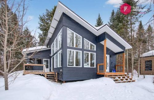 Pont-Rouge House | L'Azur de Portneuf - Chalet lumineux avec spa et véranda à Pont-Rouge - Resort près de Québec