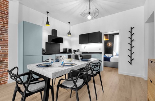 Saint - Aubin - Dupuy Apartment | L'Azzurri - Charmant appartement pour 4