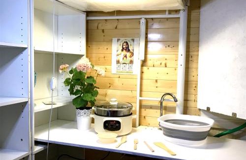 Renton Bed & Breakfast | L E Sweet Family