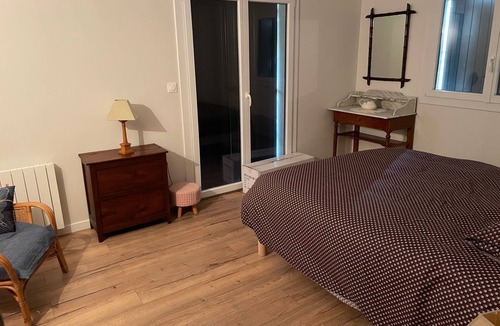 Villecien Cabin | L'Eau Posée - Standing gîte facing the Yonne river