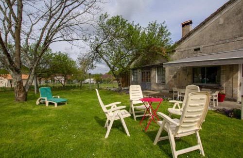 Tocane-Saint-Apre House | L' ebenisterie