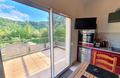 Sainte-Cecile-d'Andorge Apartment | L'Echappée du Camboux. nWellness discounts