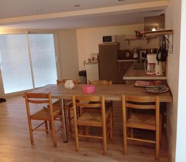 Augerolles Apartment | L'Eclat de menthe