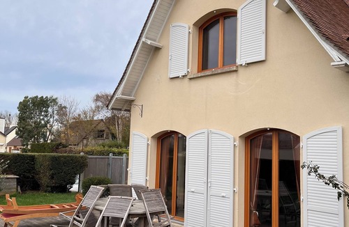 Langrune-sur-Mer House | L'Eclipse Sur Nacre