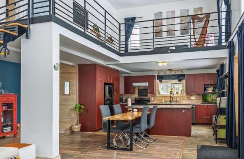 Rouyn-Noranda House | L'Ecomaison - Luminous & Open Space