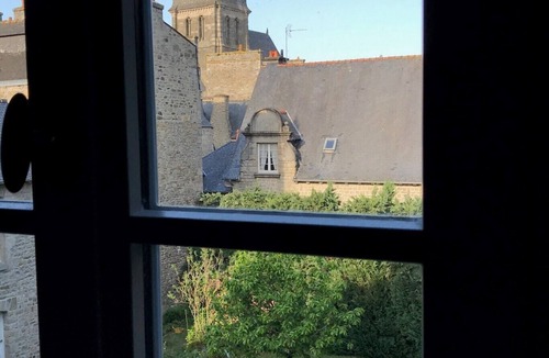 Dinan Apartment | L' Ecrin-Apartment-Ensuite with Bath