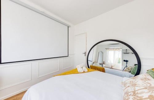 Aulnay-sous-Bois House | L'Ecrin d'Or - Jacuzzi, Cinéma, 10 min gare à pied