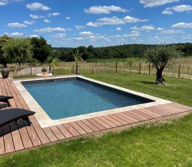 Saint-Meard-de-Gurcon House | L Ecrin de Bricabeau Longère en pierres avec piscine privative