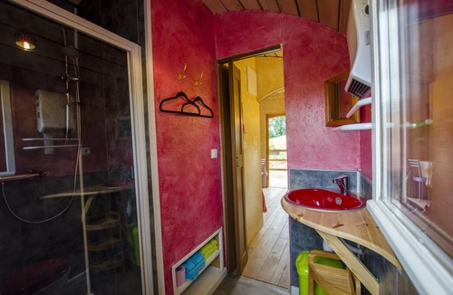 Tauriac-de-Naucelle Bed & Breakfast | L'ecrin du Segala - La roulotte