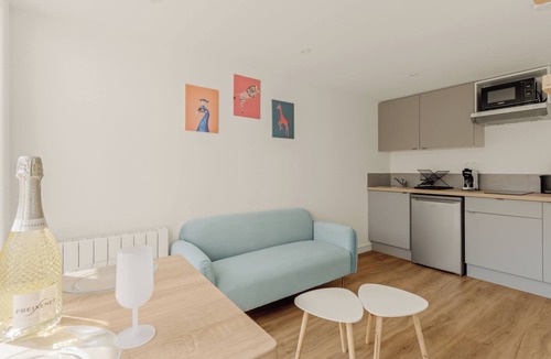 Decines-Charpieu Apartment | L'Ecrin Lumière