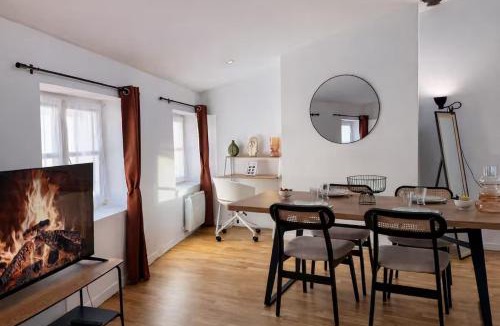 Macon Apartment | L Ecrin Mansardé Chic -Central - Gare