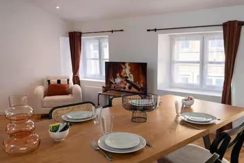 Macon Apartment | L Ecrin Mansardé Chic -Central - Gare