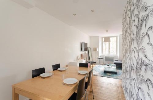 Bourg-l'Eveque Apartment | L'ECRIVAIN by Cocoonr