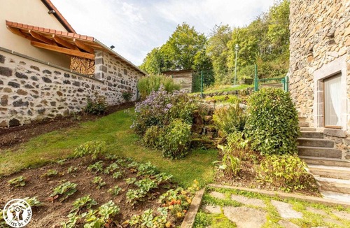 Chanat-la-Mouteyre House | L'ecurie DE Chez Viallard