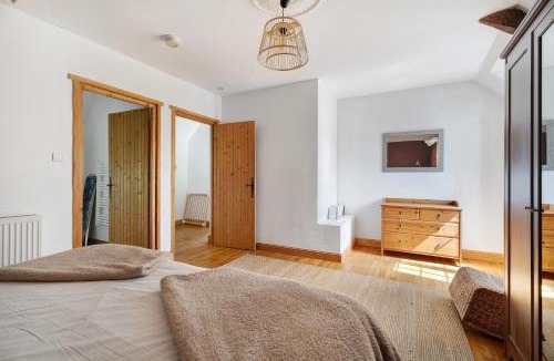 Saint-Thual House | L'Ecurie Du Lesnen Petit Bois