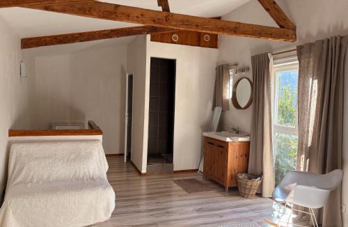 Limoux Apartment | L'Ecurie en ville