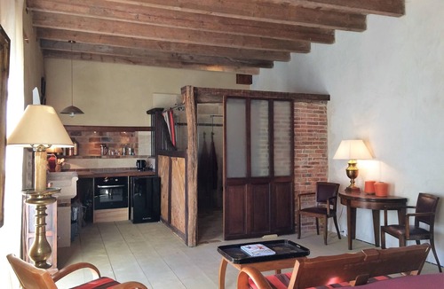 Ingrandes Apartment | L'Ecurie – Former stable with charm and light