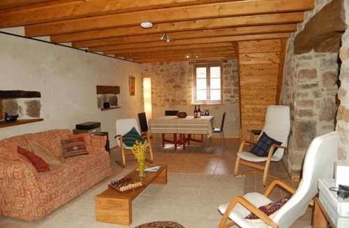 Montmelard House | L' Ecurie - MONTMELARD