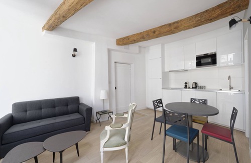 Montpellier City-Centre Apartment | L'Ecusson, charming apartment, air-conditioned, free parking