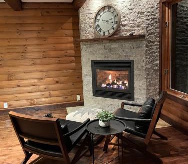 Saint-Faustin-Lac-Carre Ski Chalet | L'Eden