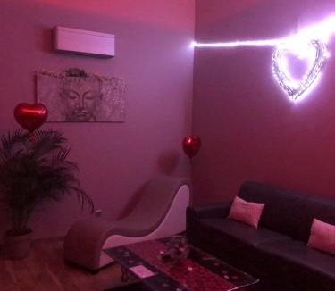 Maisons-Alfort Apartment | L EDEN et sa love room avec balnéothérapie
