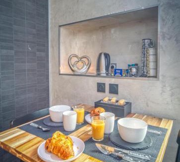 Secteur 4 Apartment | L'Eden Love - Jacuzzi/Sauna
