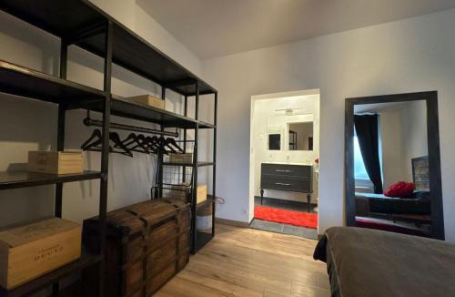 Magenta Apartment | L'Effervescence