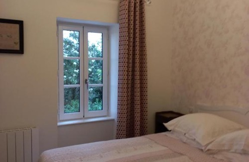 La Chapelle-de-Guinchay Apartment | l'EGLANTYNE