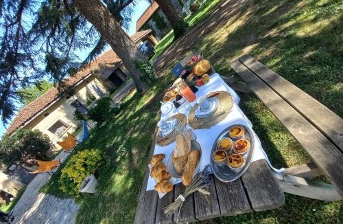 Sainte-Livrade-sur-Lot Bed & Breakfast | L' Embellie sur Lot