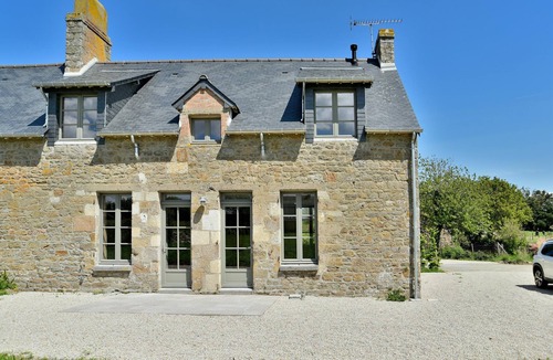 Saint-Meloir-des-Ondes House | L'Emeraude - Charmante maison avec jardin