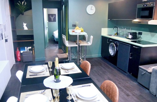 La Villette Apartment | L'Emeraude - Paris 19th Arrondissement