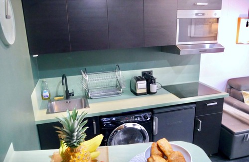La Villette Apartment | L'Emeraude - Paris 19th Arrondissement
