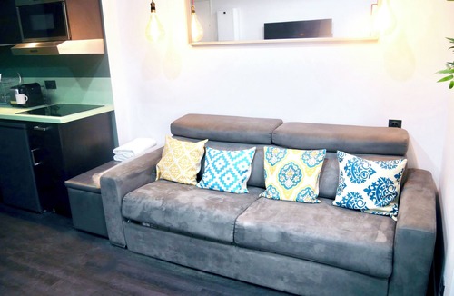 La Villette Apartment | L'Emeraude - Paris 19th Arrondissement