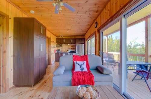 Pohenegamook Ski Chalet | L’Enchanteur | Private Spa & Pet Friendly