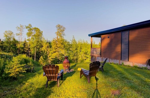 Pohenegamook Ski Chalet | L’Enchanteur | Private Spa & Pet Friendly