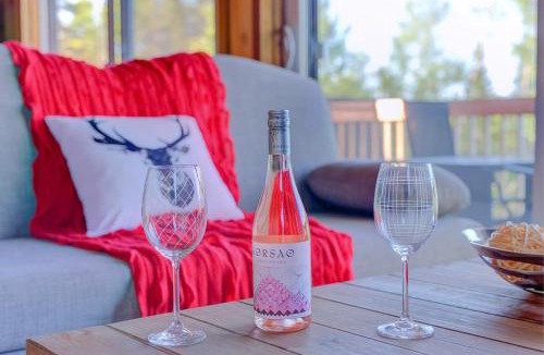 Pohenegamook Ski Chalet | L'Enchanteur - Private Spa & Pet Friendly