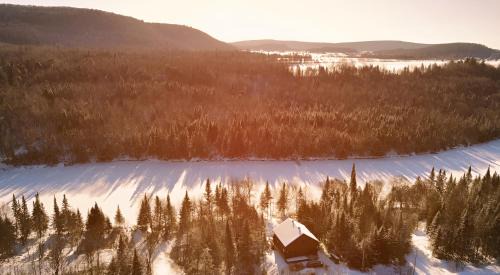 Lac-aux-Sables Ski Chalet | L'ensoleillé