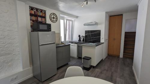 La Ferte-Alais Apartment | L'Entracte - Appart Hôtel - Hypercentre