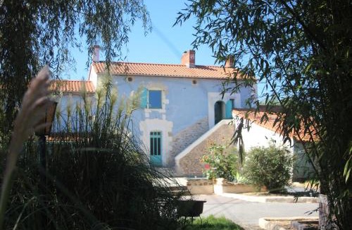 Saint Viaud Apartment | L EntreDeux