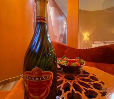 Amiens Apartment | L'enveloppe Romantique