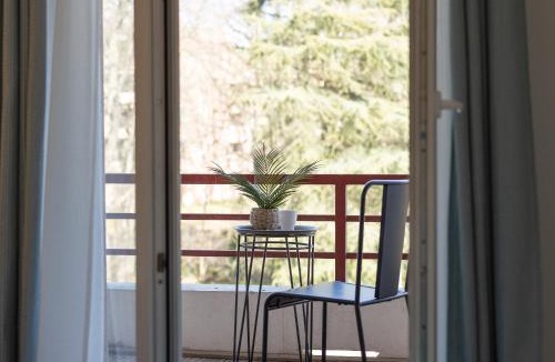 Pont des Demoiselles-Montaudran-La Terrasse Apartment | L'envolée - Appartement entier avec Balcon & Parking privé - SO COZY