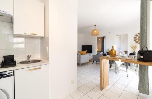 Pont des Demoiselles-Montaudran-La Terrasse Apartment | L'envolée - Appartement entier avec Balcon & Parking privé - SO COZY