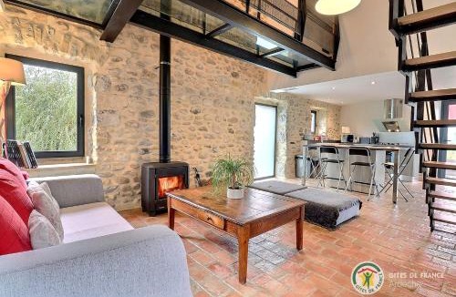 Grospierres House | L'envol des papillons