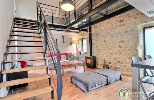 Grospierres House | L'envol des papillons