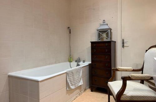 Alencon Bed & Breakfast | L Epernon