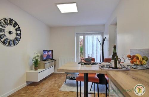 Brehand House | L'epine fleurie