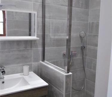 Betcave-Aguin House | L'Ermitage