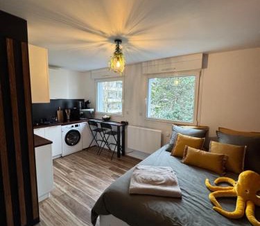 Saint-Nazaire Apartment | L'Escale - 300 m Océan - Hyper Centre - Lumineux - Garage Privatif