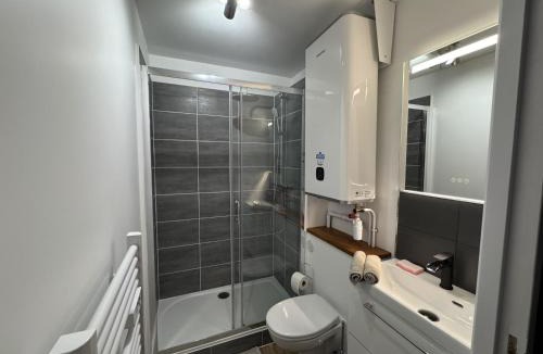 Saint-Nazaire Apartment | L'Escale - 300 m Océan - Hyper Centre - Lumineux - Garage Privatif